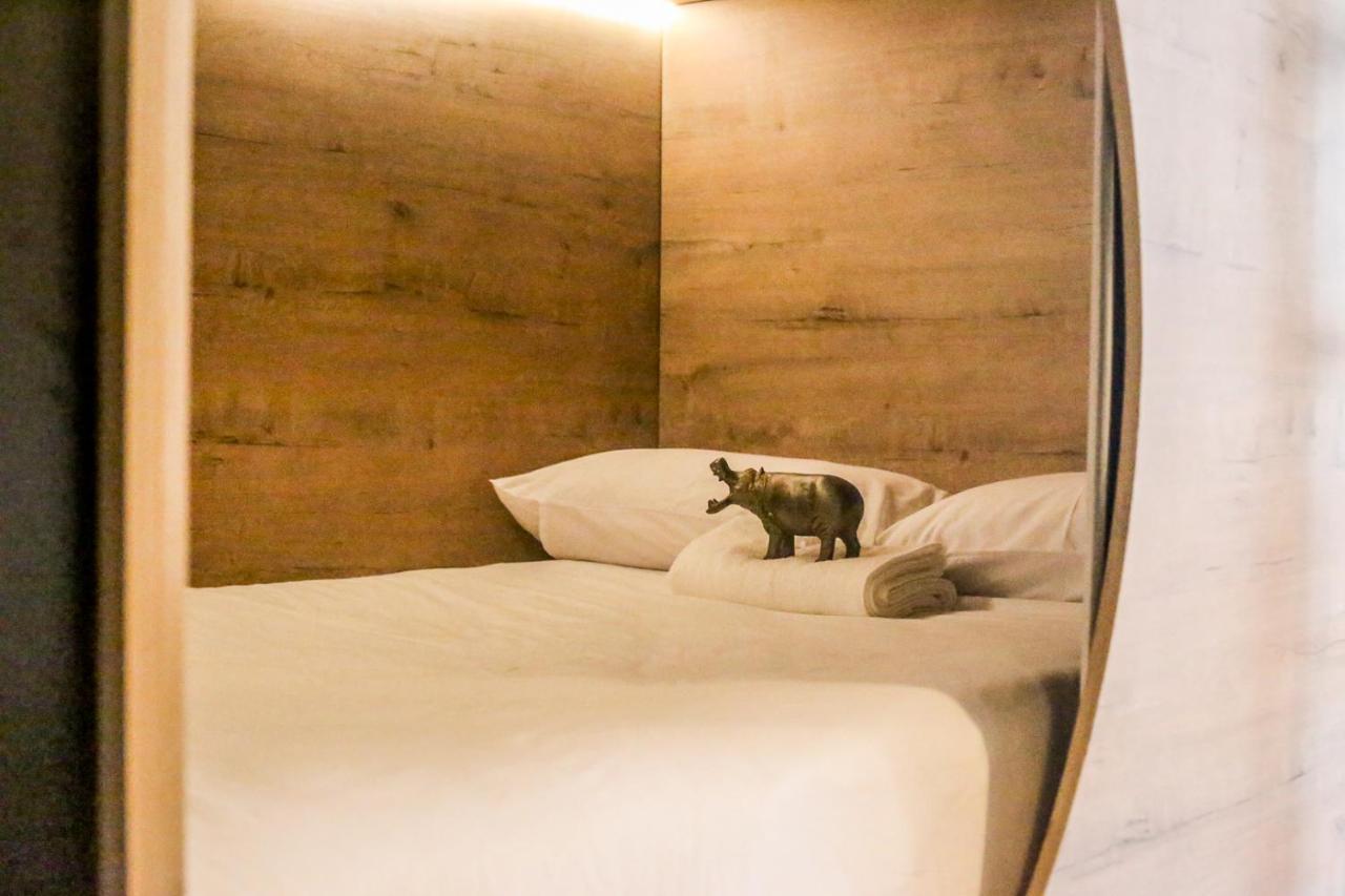 Hippo Pod Hotel (Adults Only) เคปทาวน์ ภายนอก รูปภาพ